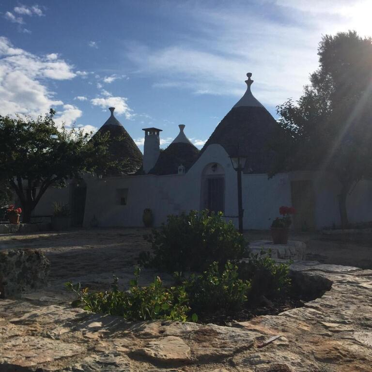 Chateaux Des Trulli San Michele Salentino Eksteriør billede
